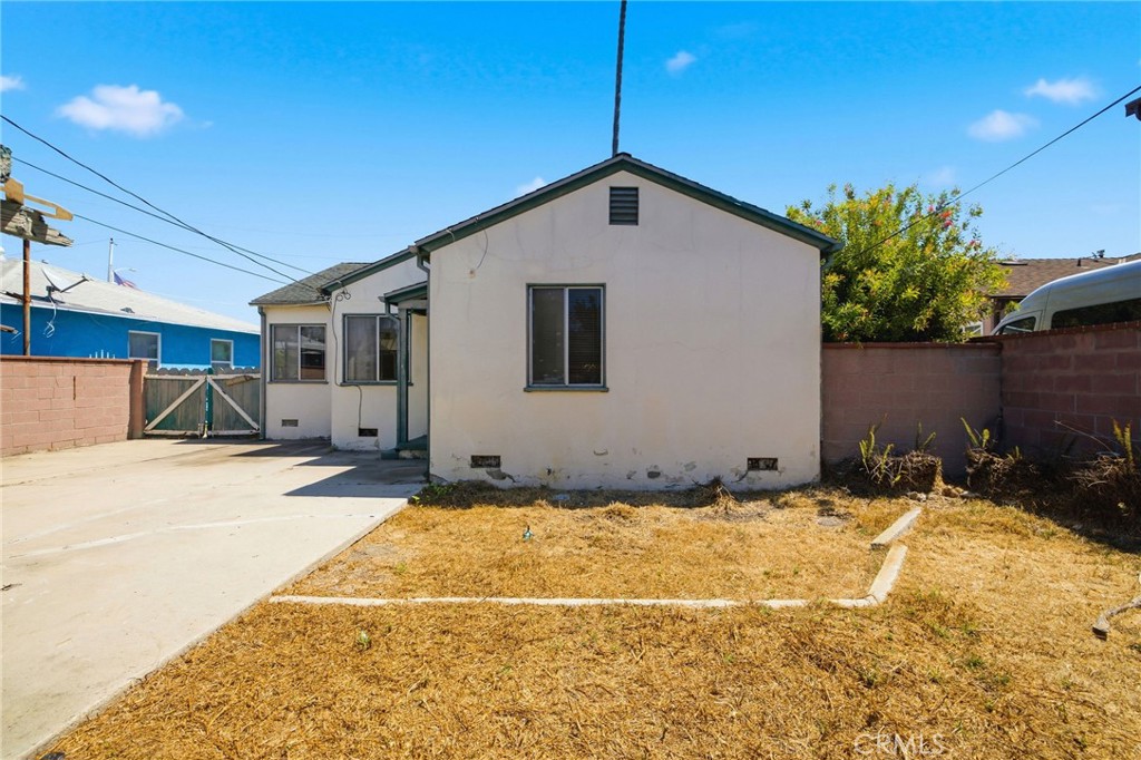 15313 Roselle Avenue Property Photo 16