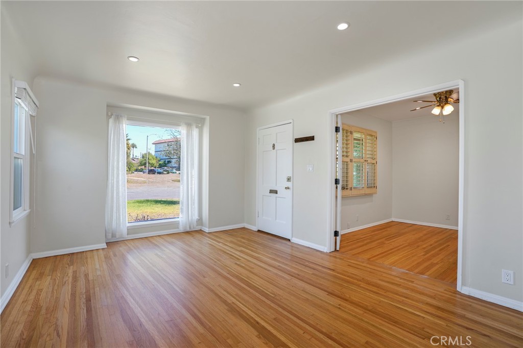6320 W 85th Street Property Photo 1