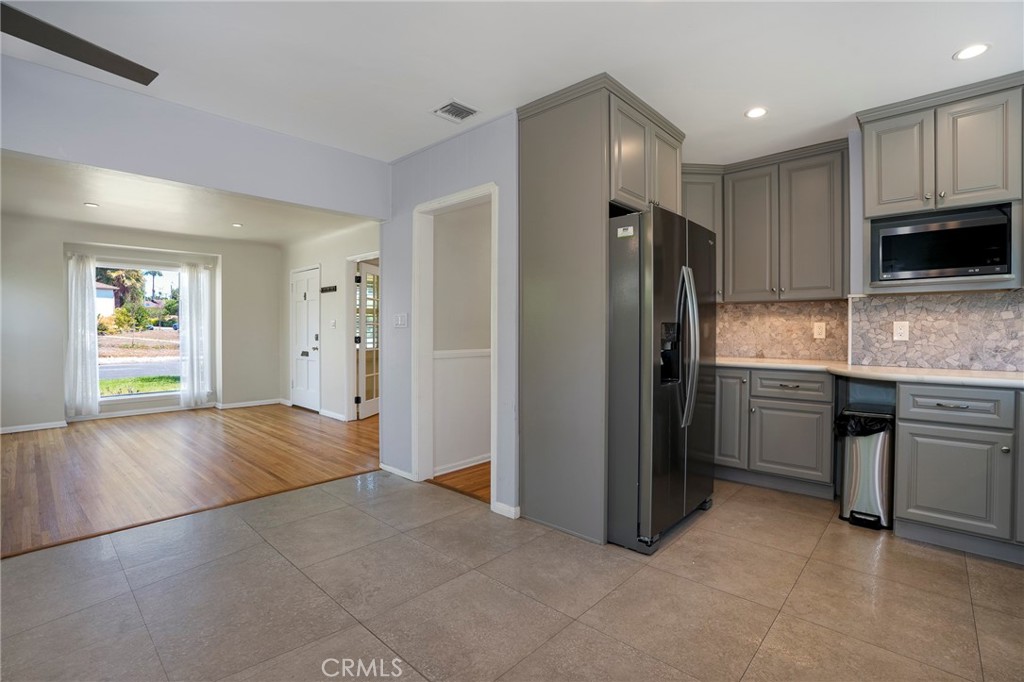6320 W 85th Street Property Photo 6