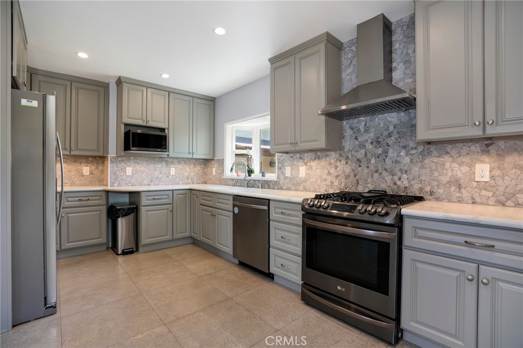 6320 W 85th Street Property Photo 7