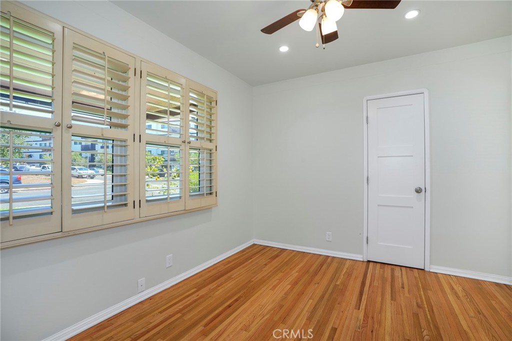 6320 W 85th Street Property Photo 8