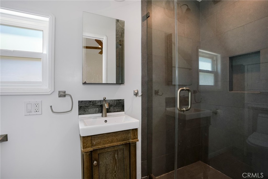 6320 W 85th Street Property Photo 19