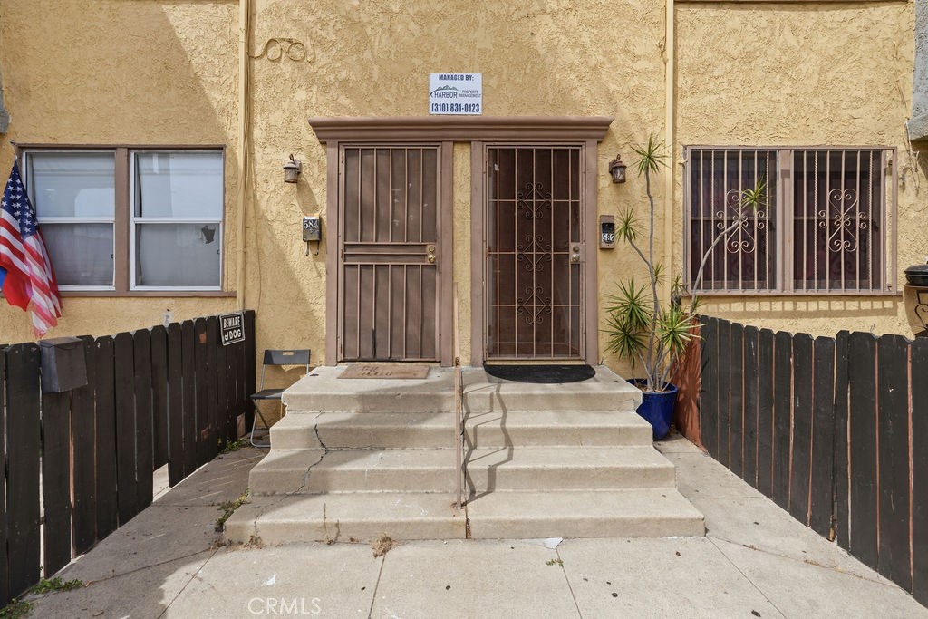 580 W 22nd Street Property Photo 3