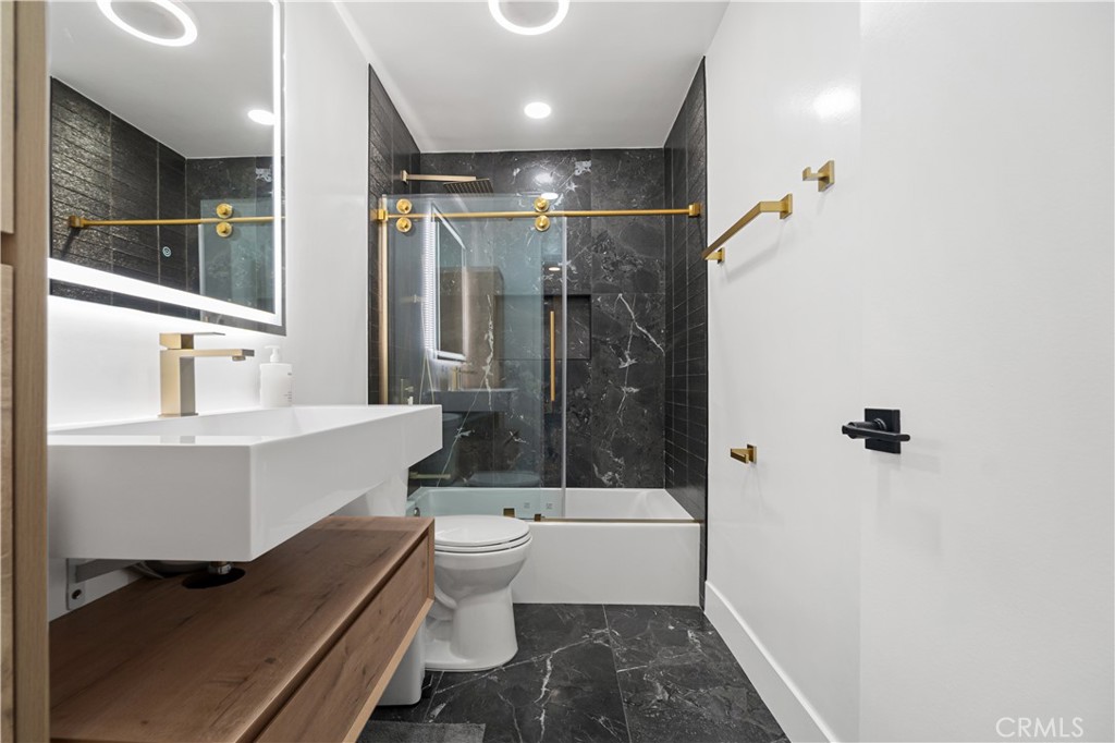 2752 Pine Creek Cir. Property Photo 19