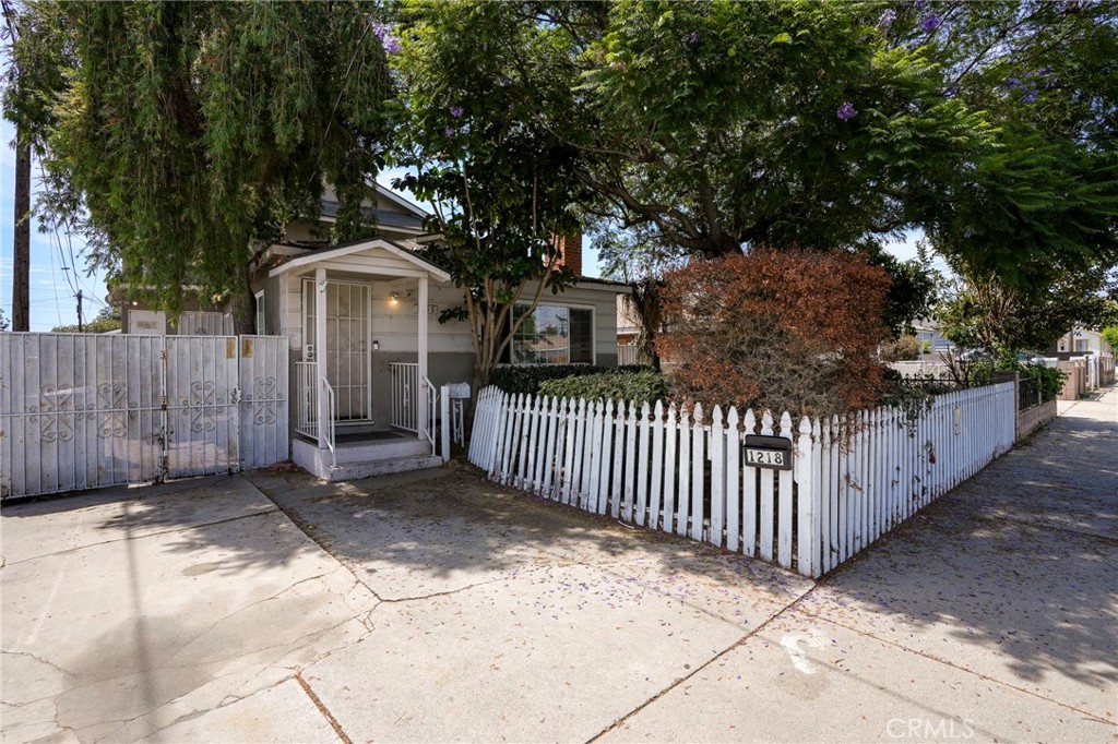 1218 W D Street Property Photo 1