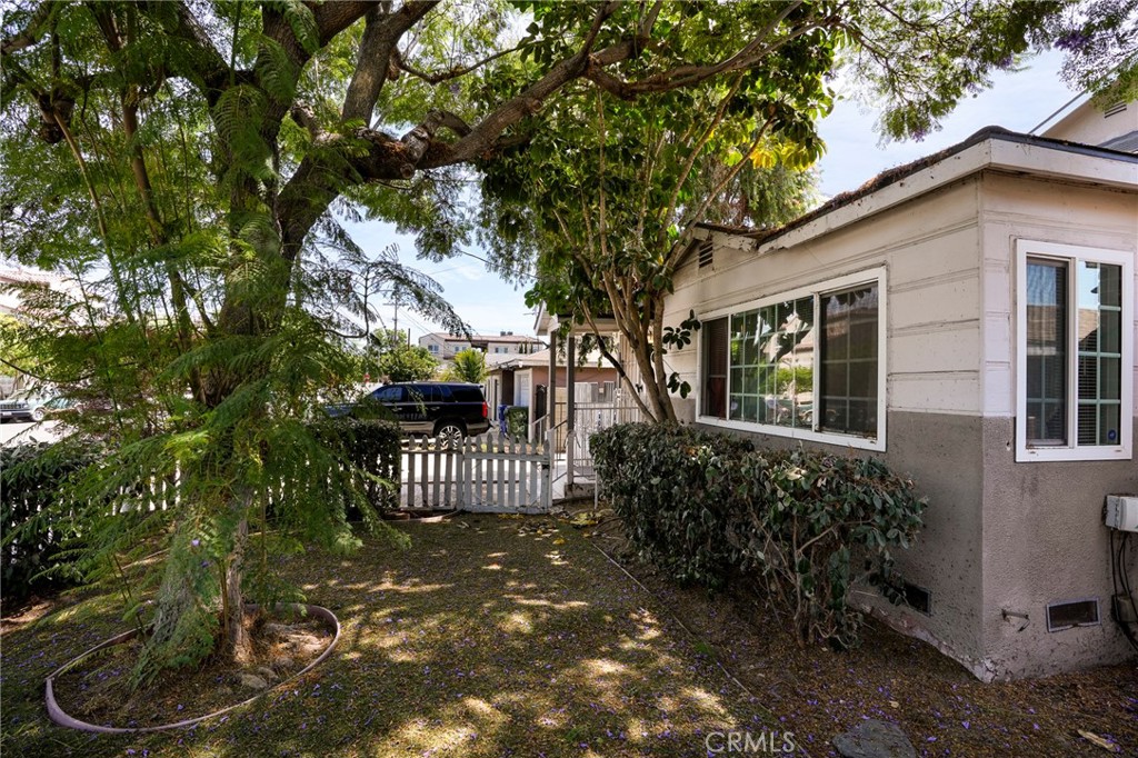 1218 W D Street Property Photo 2