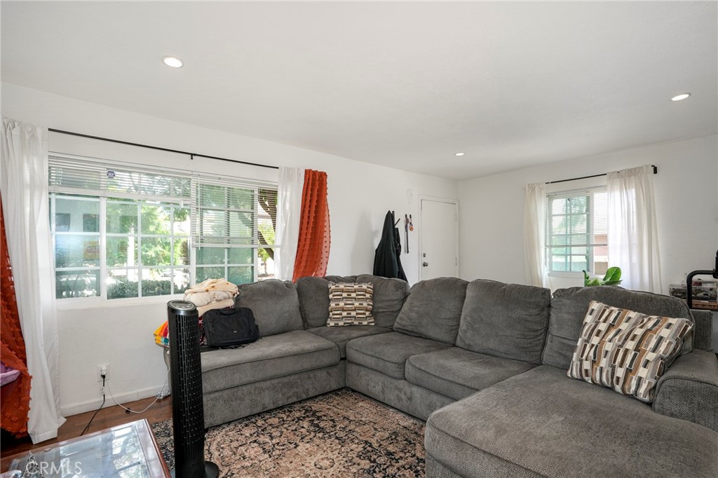 1218 W D Street Property Photo 3