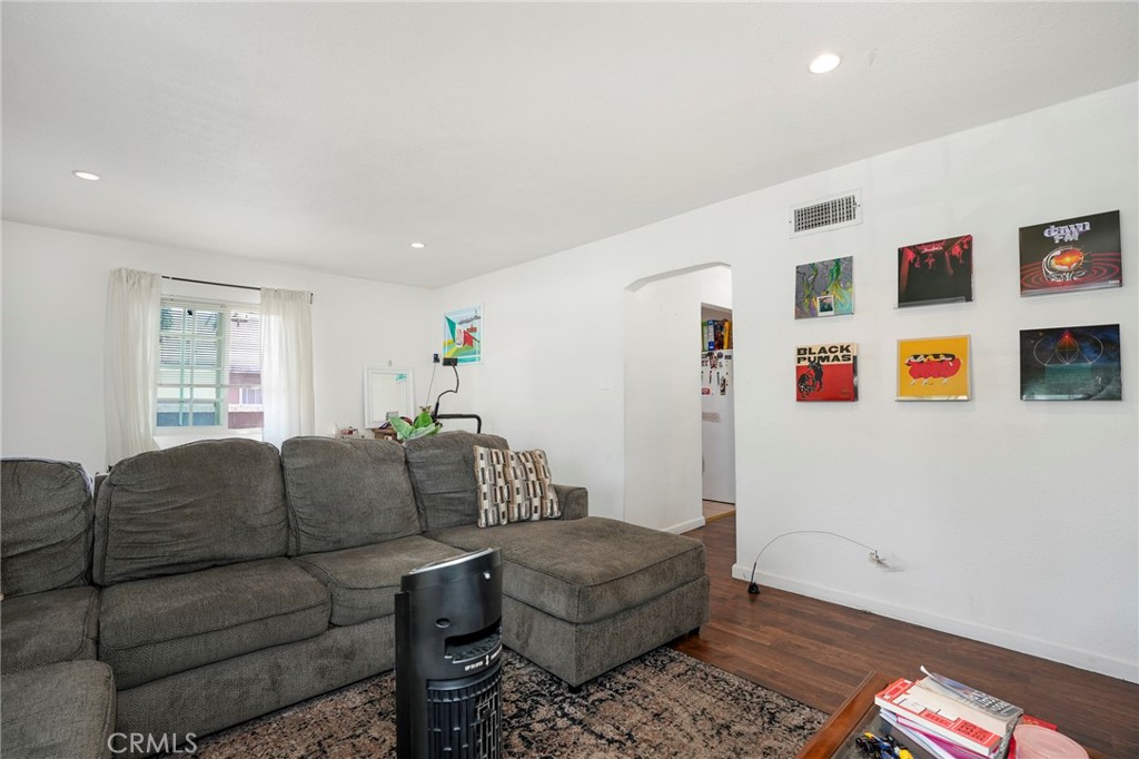 1218 W D Street Property Photo 5