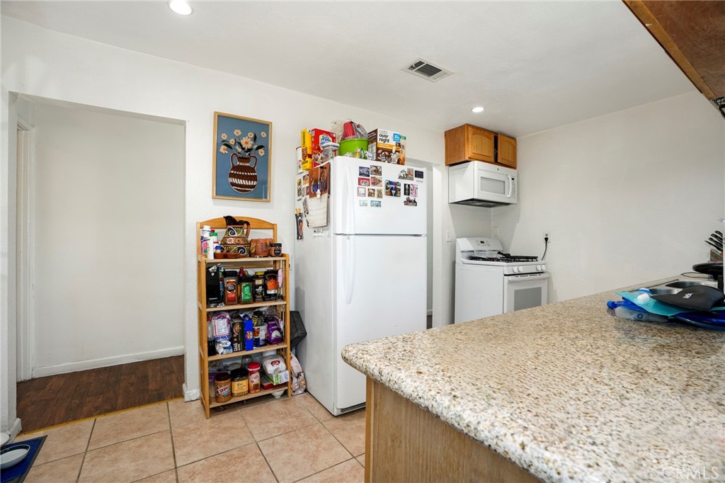 1218 W D Street Property Photo 13