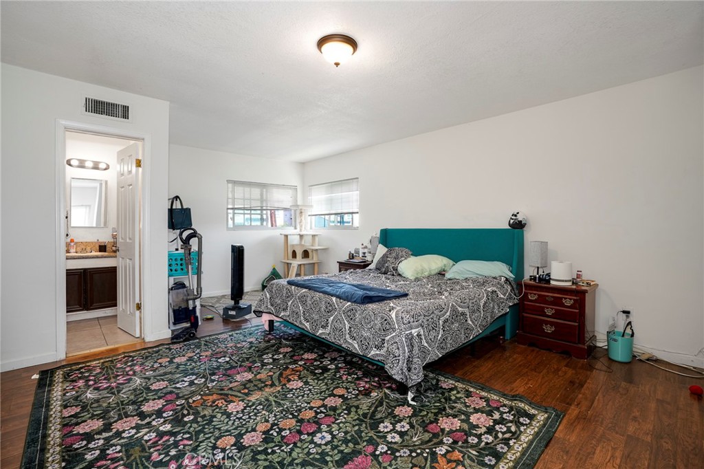 1218 W D Street Property Photo 14