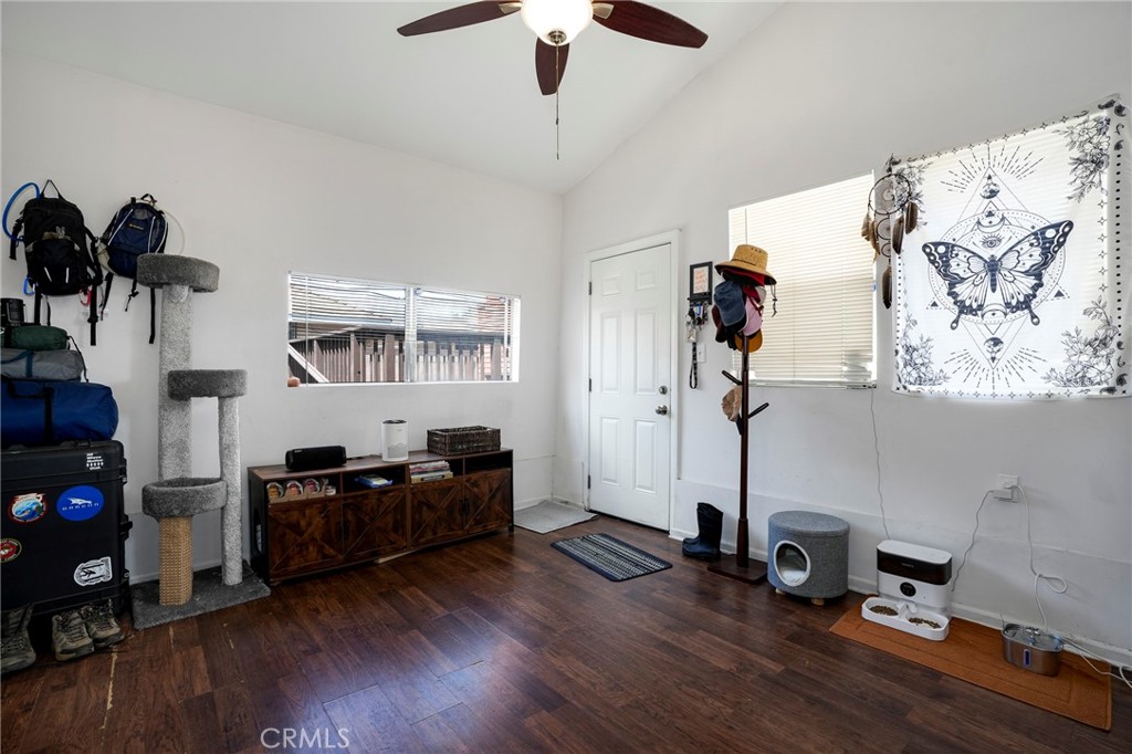 1218 W D Street Property Photo 28