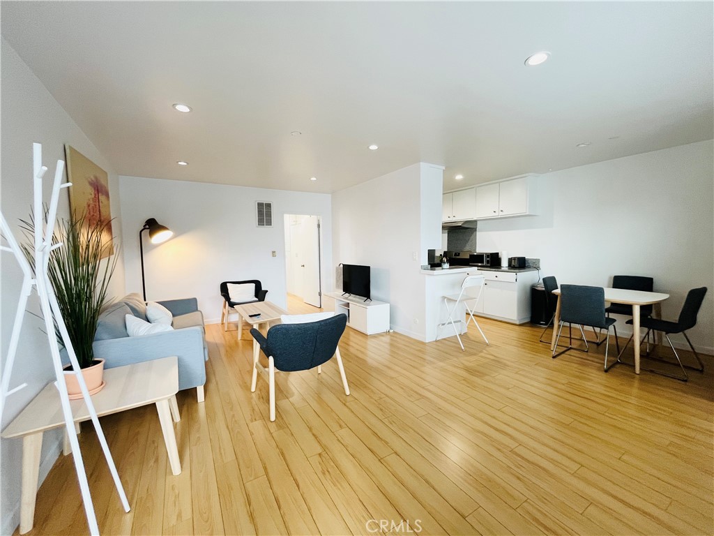 3864 Inglewood Boulevard 7 Property Photo 2