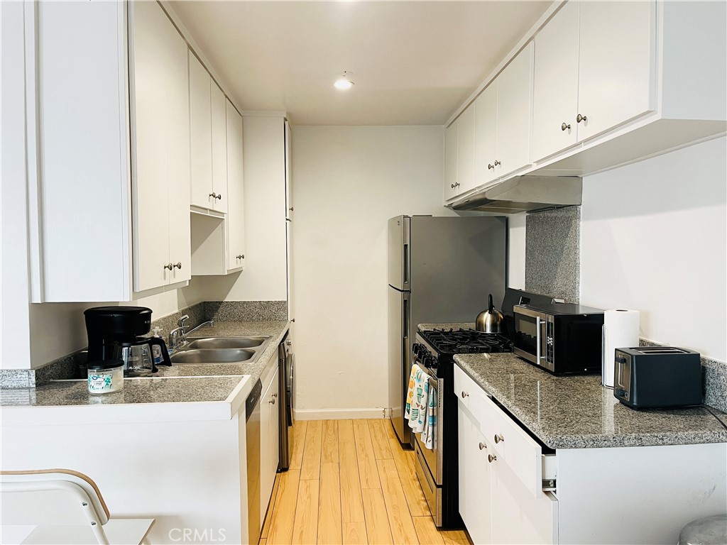 3864 Inglewood Boulevard 7 Property Photo 5