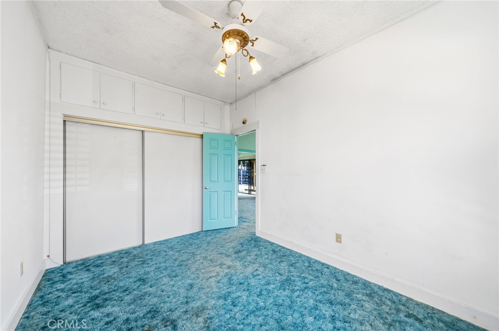 456 W 40th Property Photo 12