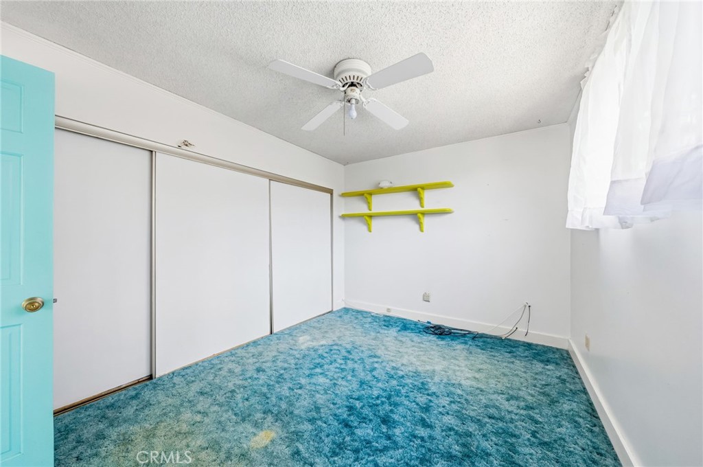 456 W 40th Property Photo 17