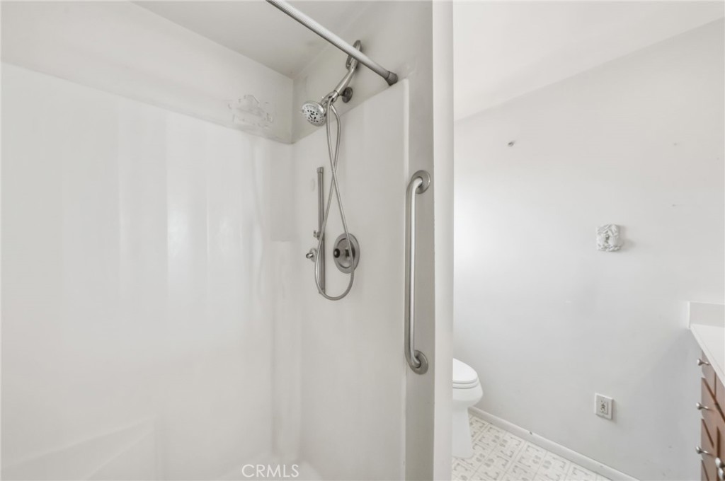 456 W 40th Property Photo 29