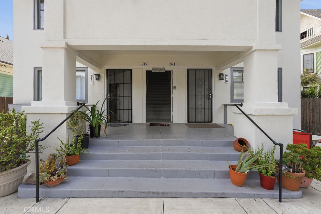 943 Chestnut Avenue Property Photo 3