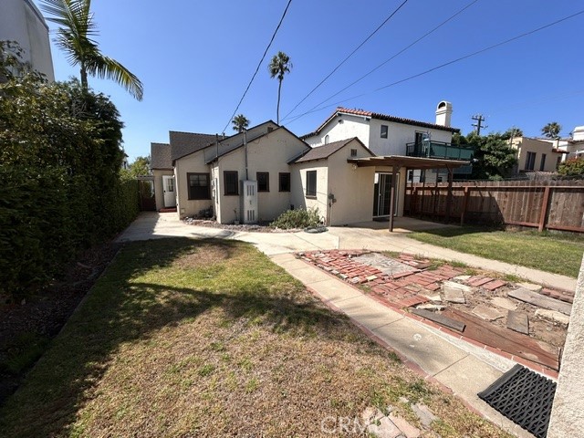209 Avenue E Property Photo 2