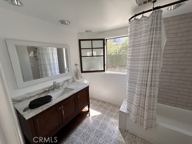 209 Avenue E Property Photo 13