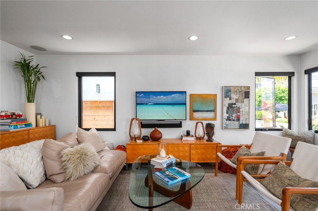 324 6th Street Property Photo 4