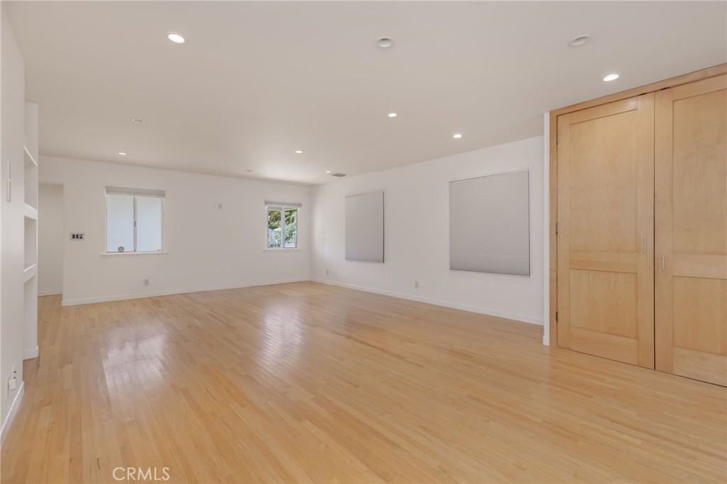 709 Avenue D Property Photo 6