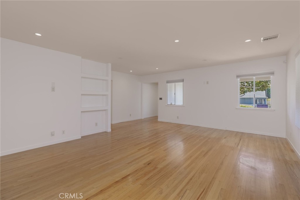 709 Avenue D Property Photo 7