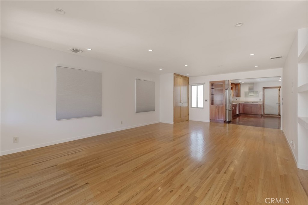 709 Avenue D Property Photo 8