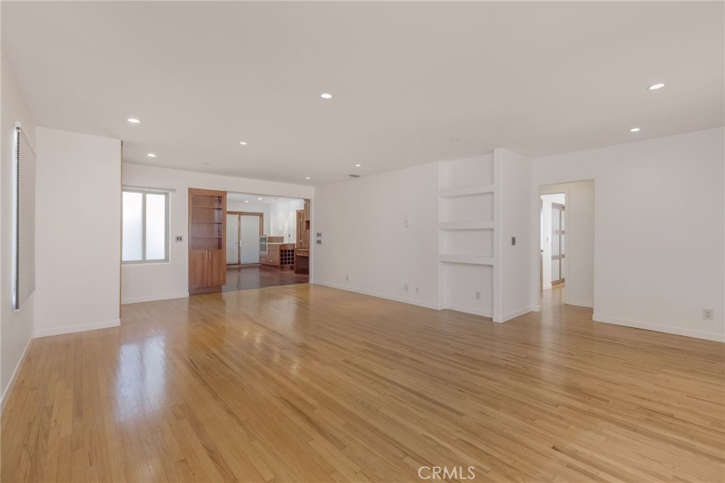 709 Avenue D Property Photo 9