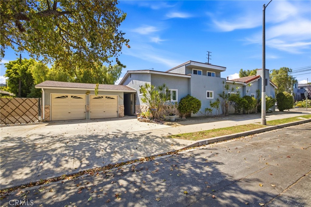 3605 South Barrington Avenue Property Photo 4