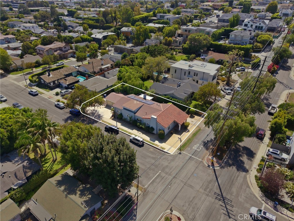 3605 South Barrington Avenue Property Photo 9