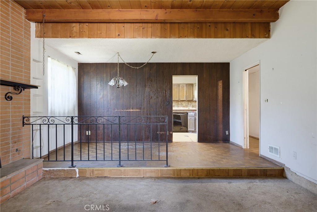 3605 South Barrington Avenue Property Photo 16