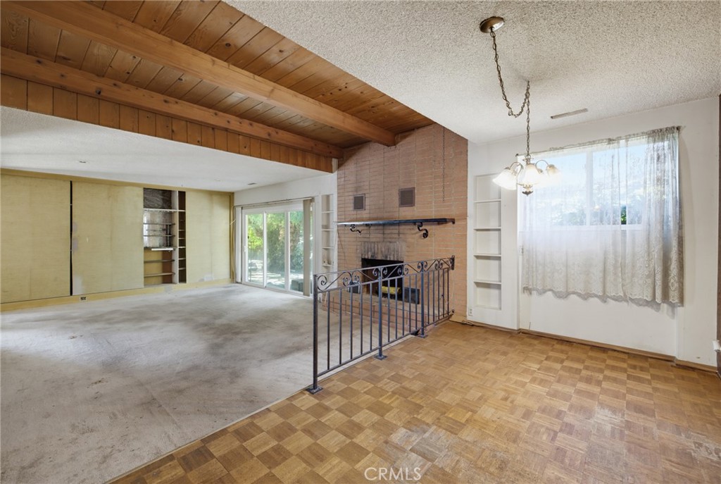 3605 South Barrington Avenue Property Photo 24