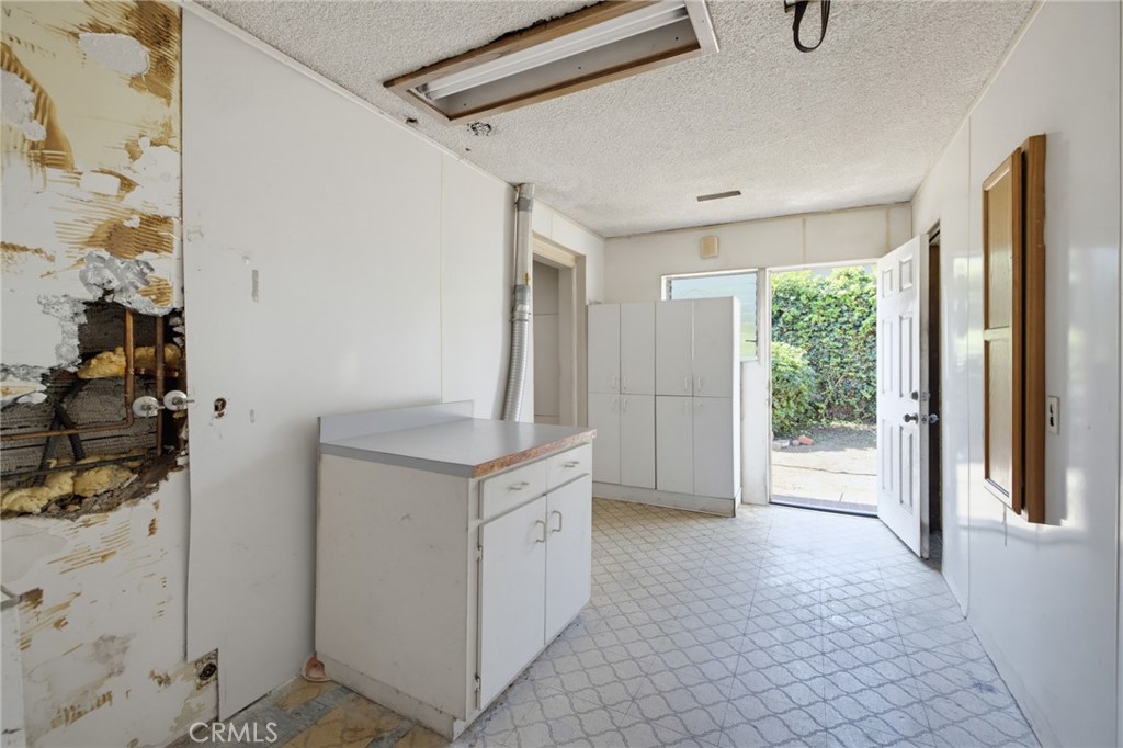 3605 South Barrington Avenue Property Photo 30