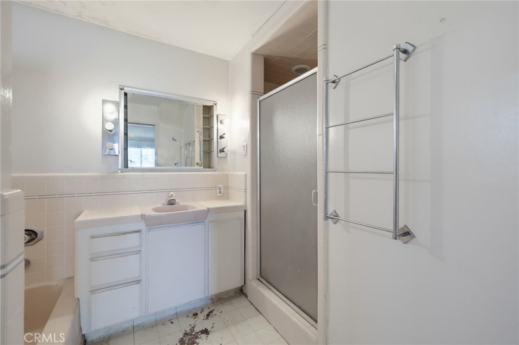 3605 South Barrington Avenue Property Photo 44