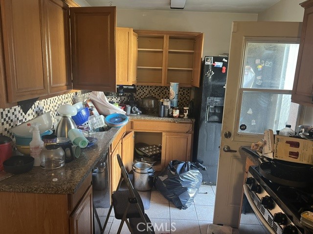 428 W School Street W Property Photo 3