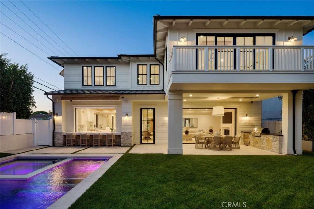 1002 10th Property Photo 3