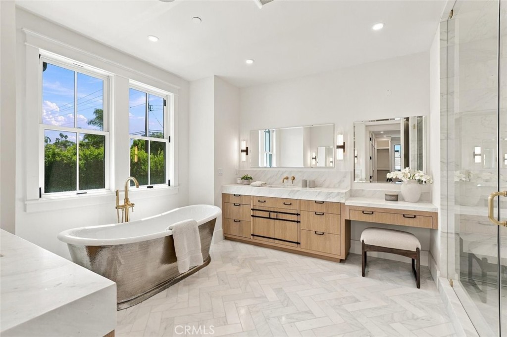 1002 10th Property Photo 37