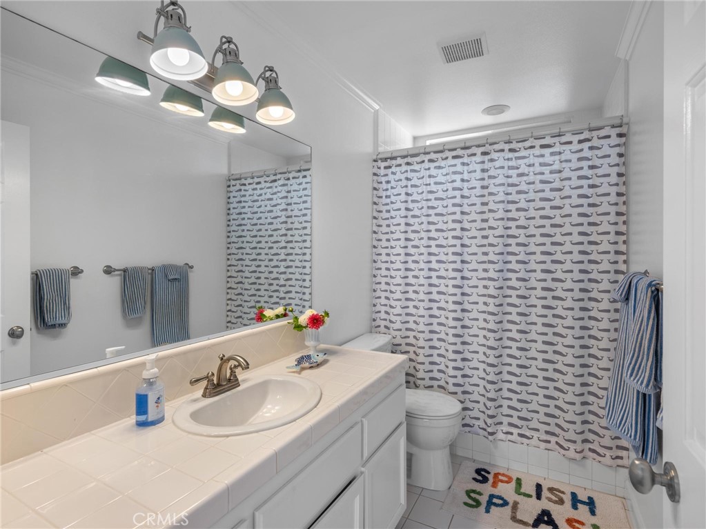710 N Irena Avenue A Property Photo 10
