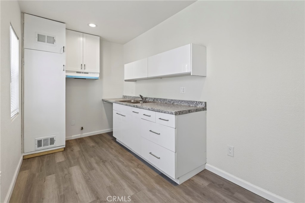 526 534 W 47th St Property Photo 14