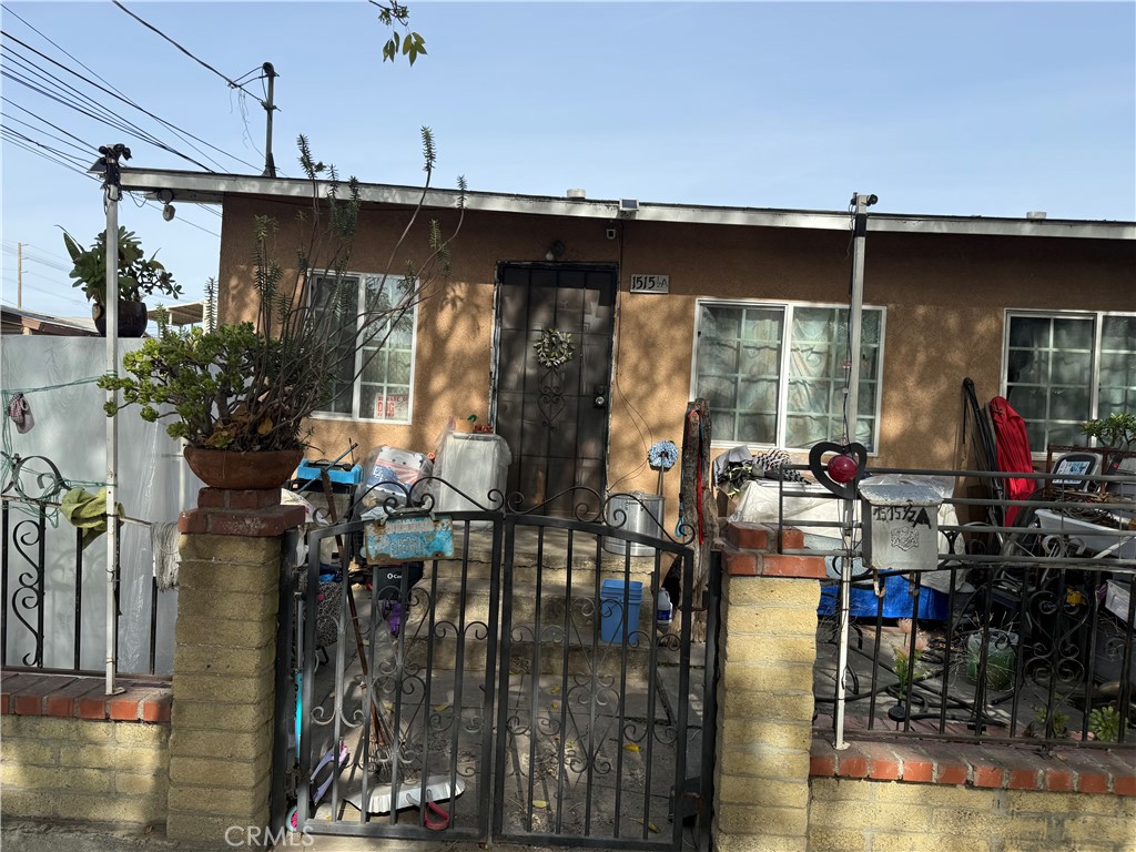 1515 E Young Property Photo 4