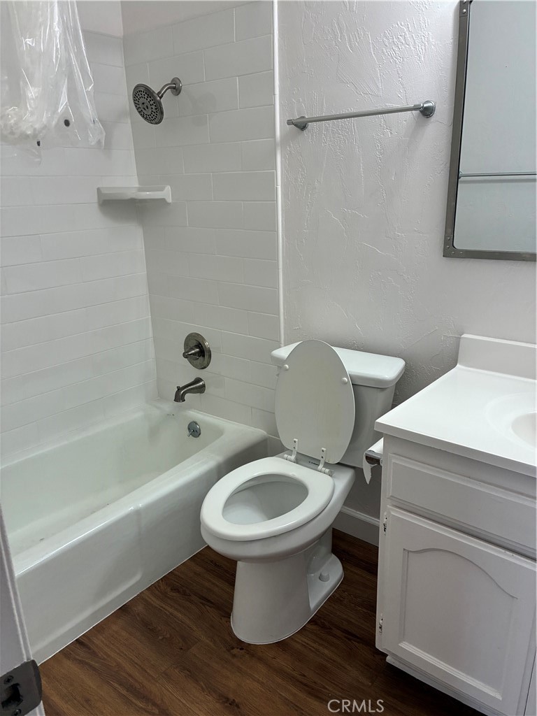 2420 Gramercy Avenue Property Photo 17