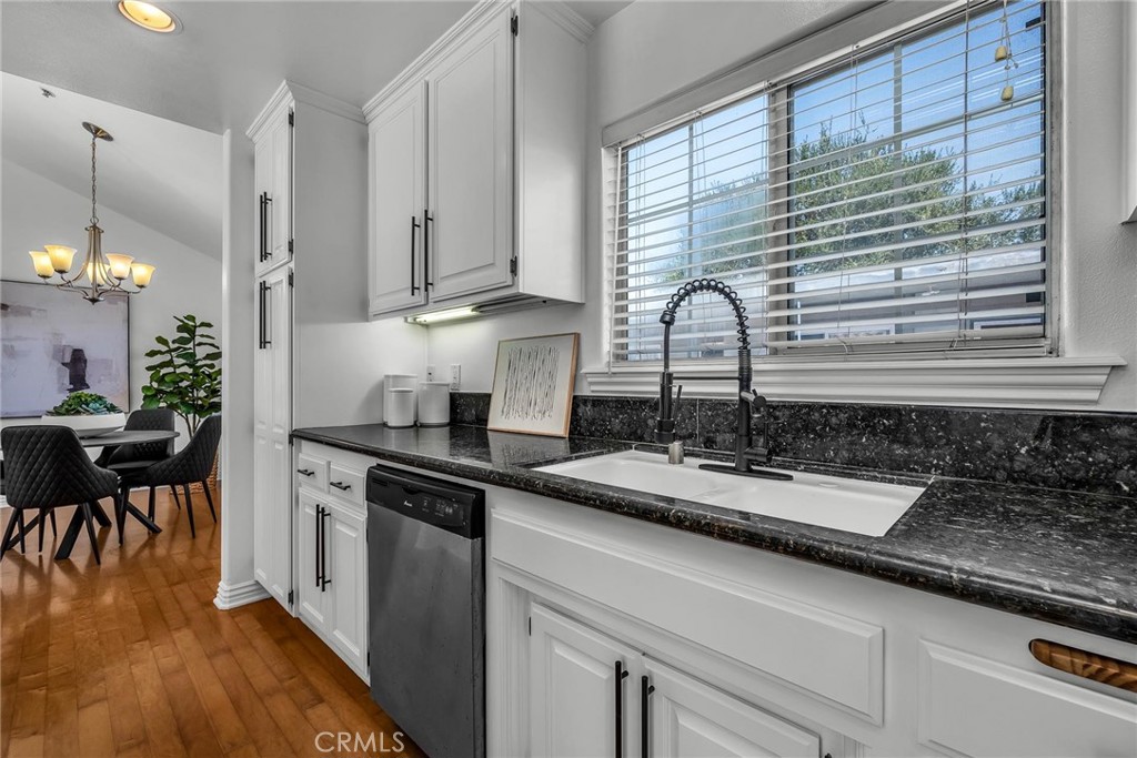 2514 Vanderbilt Lane C Property Photo 6