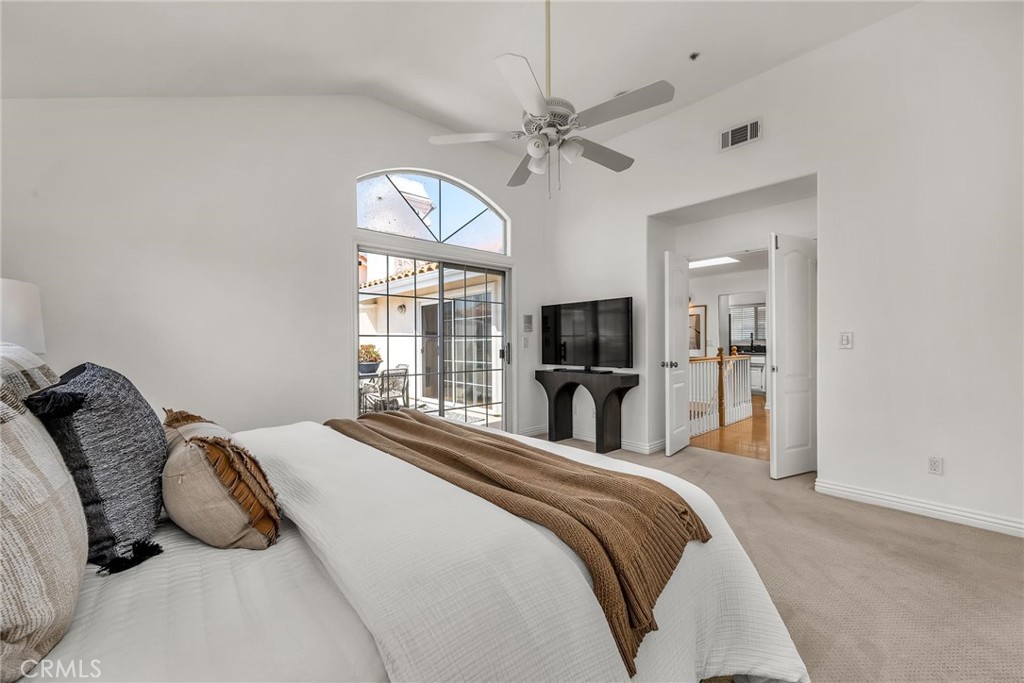 2514 Vanderbilt Lane C Property Photo 16