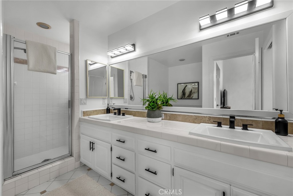 2514 Vanderbilt Lane C Property Photo 33