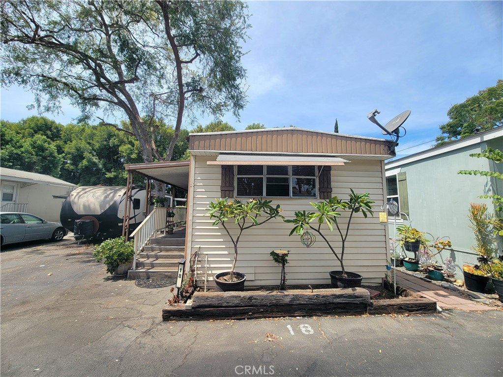 300 E Arbor St 18 Property Photo 1