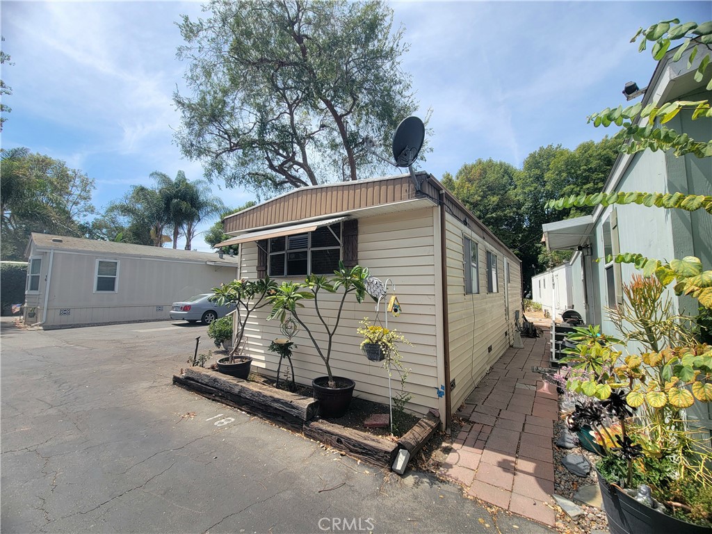 300 E Arbor St 18 Property Photo 2