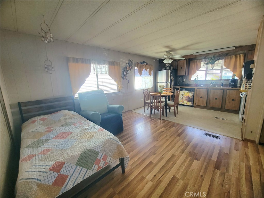 300 E Arbor St 18 Property Photo 5