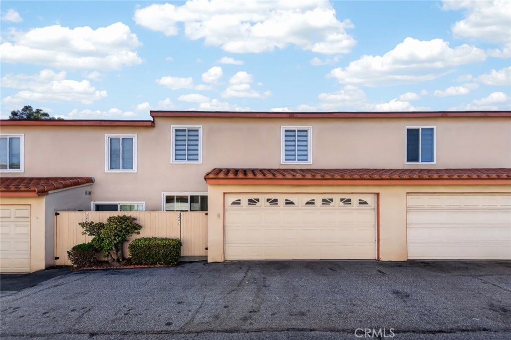 3442 Del Amo Blvd Property Photo 1