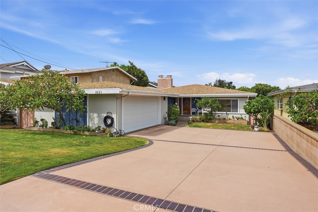 1621 Flower Avenue Property Photo 1