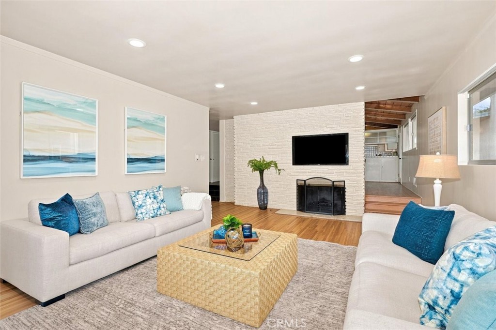 1621 Flower Avenue Property Photo 4